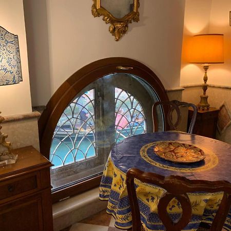 Luxury Apartment In San Marco With Canal View Venetië Buitenkant foto