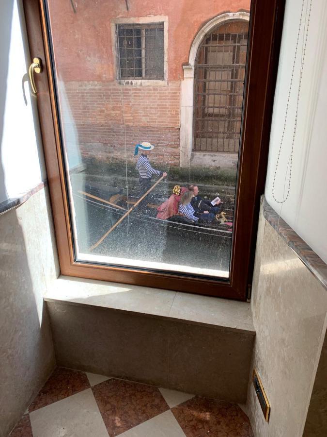 Luxury Apartment In San Marco With Canal View Venetië Buitenkant foto
